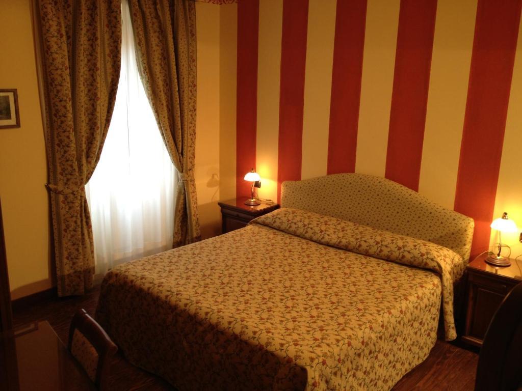 La Dependance Hotel Menaggio Szoba fotó