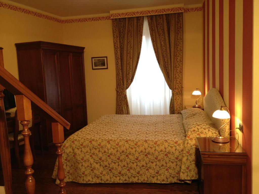La Dependance Hotel Menaggio Szoba fotó